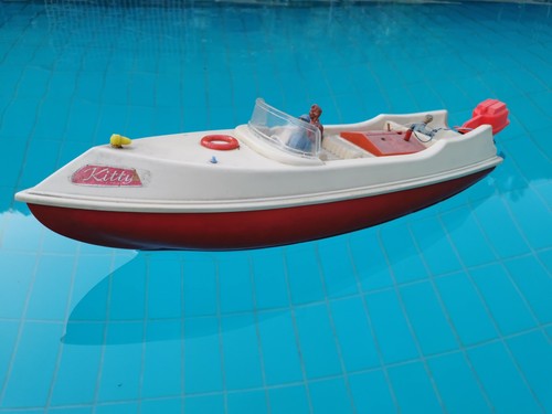 Altes spielzeugboot aus - altes,