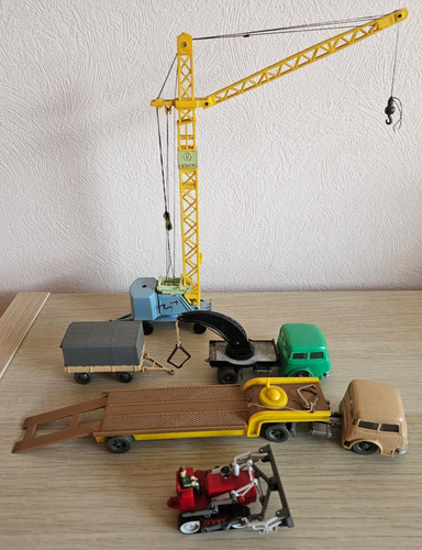 Siku plastik v42 - siku-plastik:, v43